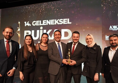 UEDAŞ, YILIN KADINI DESTEKLEYEN ŞİRKETİ SEÇİLDİ!