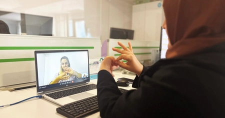 İŞARET DİLİ GÖRÜŞME HATTI İLE FARKINDALIK OLUŞTURULUYOR