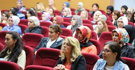 BURSALI KADINLARA ENERJİ TASARRUFU ANLATILDI
