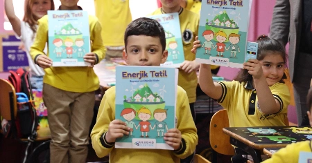 Enerjik Tatil, Boyama ve Aktivite Kitabı